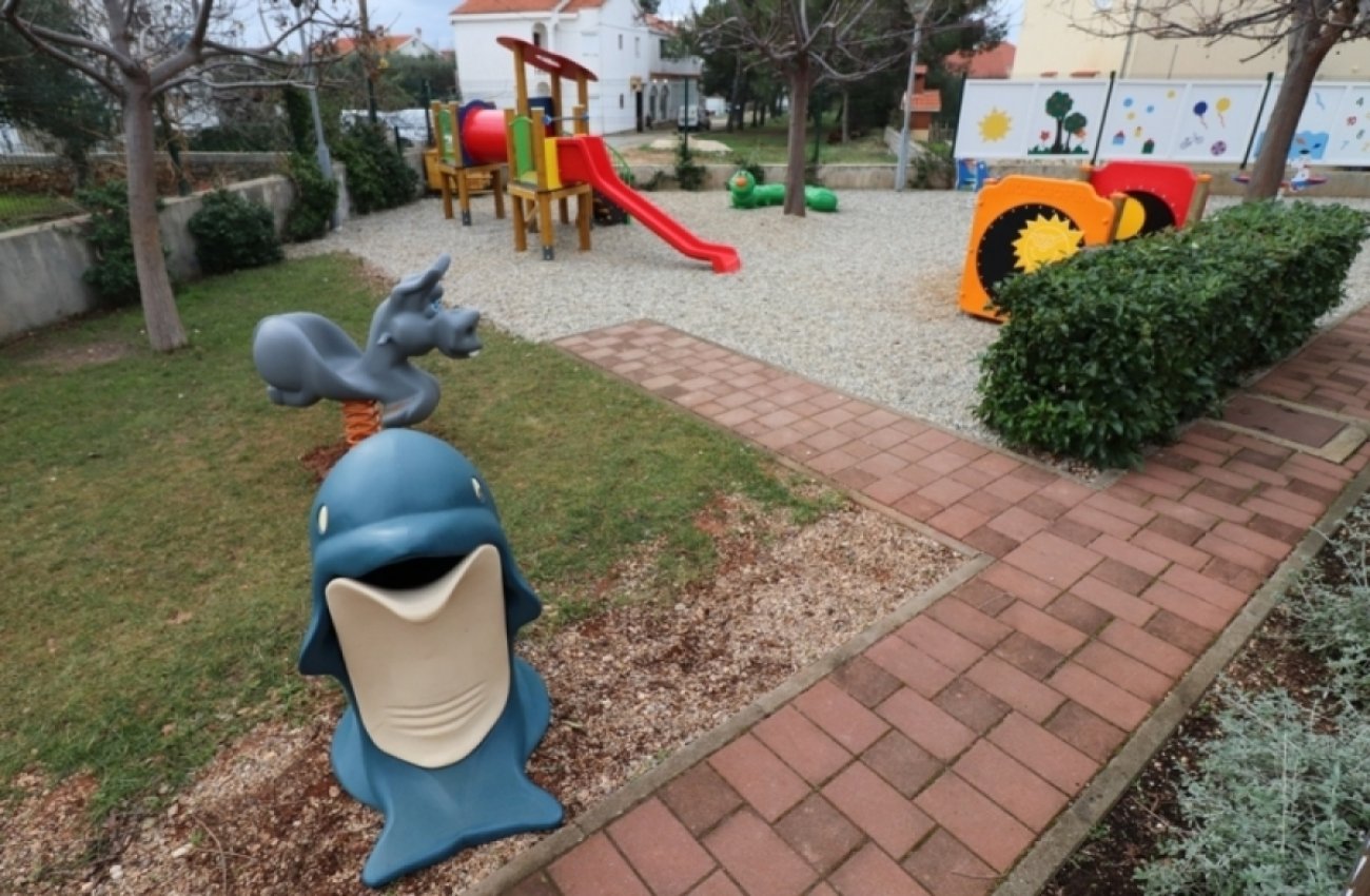 JAVNI POZIV za prijavu programa/projekata za financiranje uređenja i opremanja dječjih igrališta iz Proračuna Zadarske županije za 2022. godinu