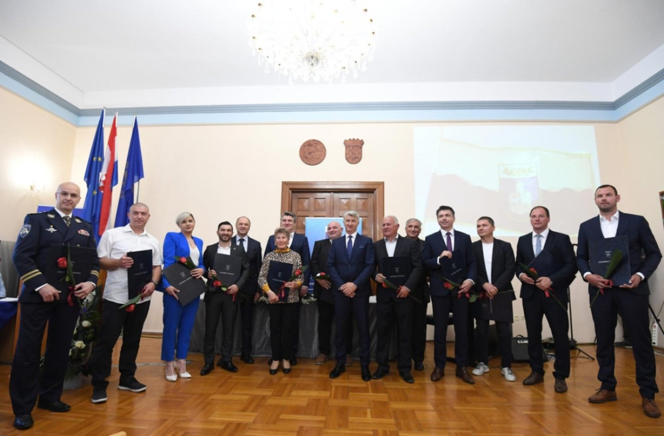 Tko je sve došao na svečanu sjednicu i o čemu se najviše govorilo? Posthumna nagrada Telesmaniću izazvala dugotrajni pljesak