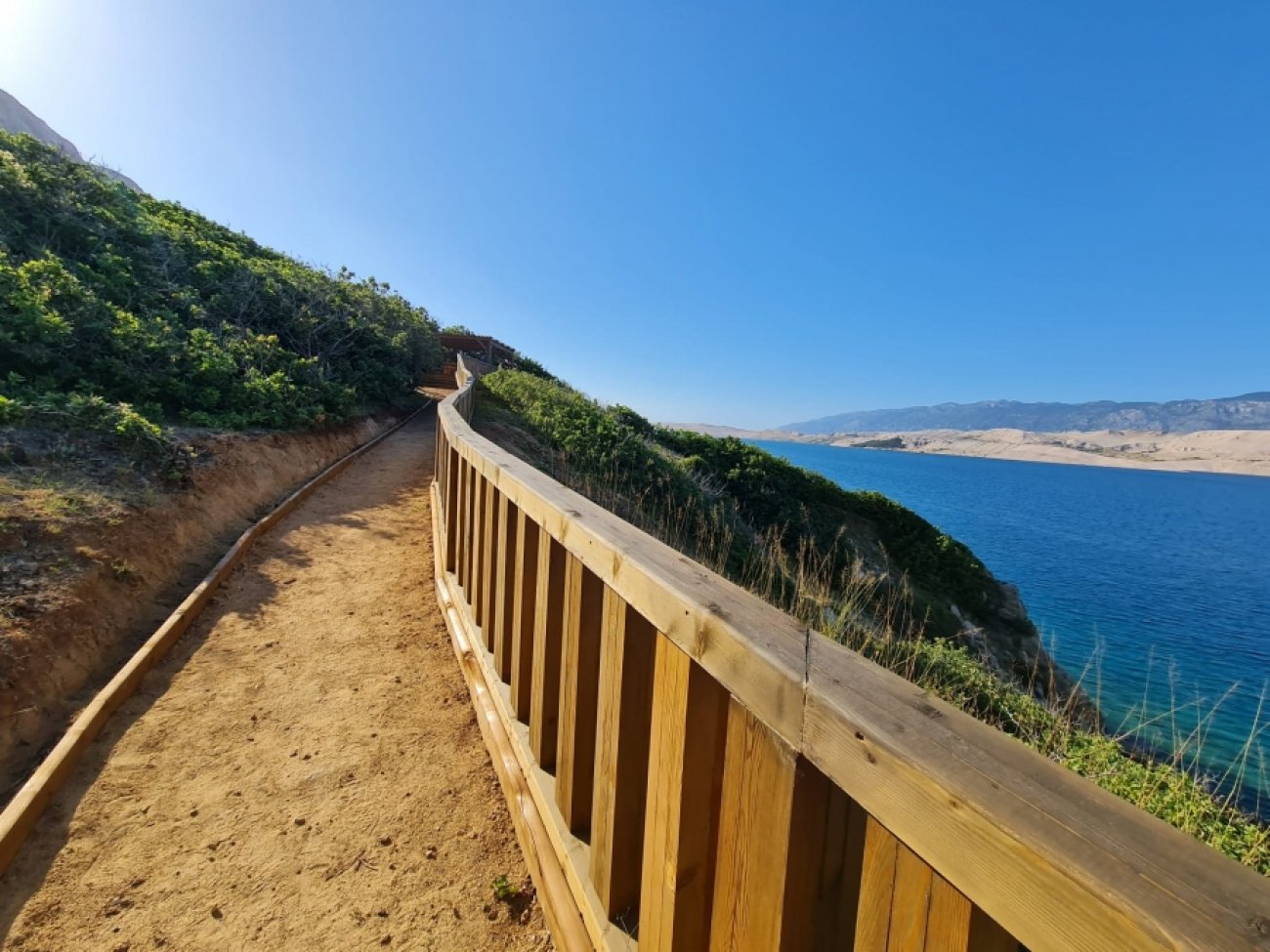 Dovršena poučna staza u šumi Dubrava-Hanzina u Pagu