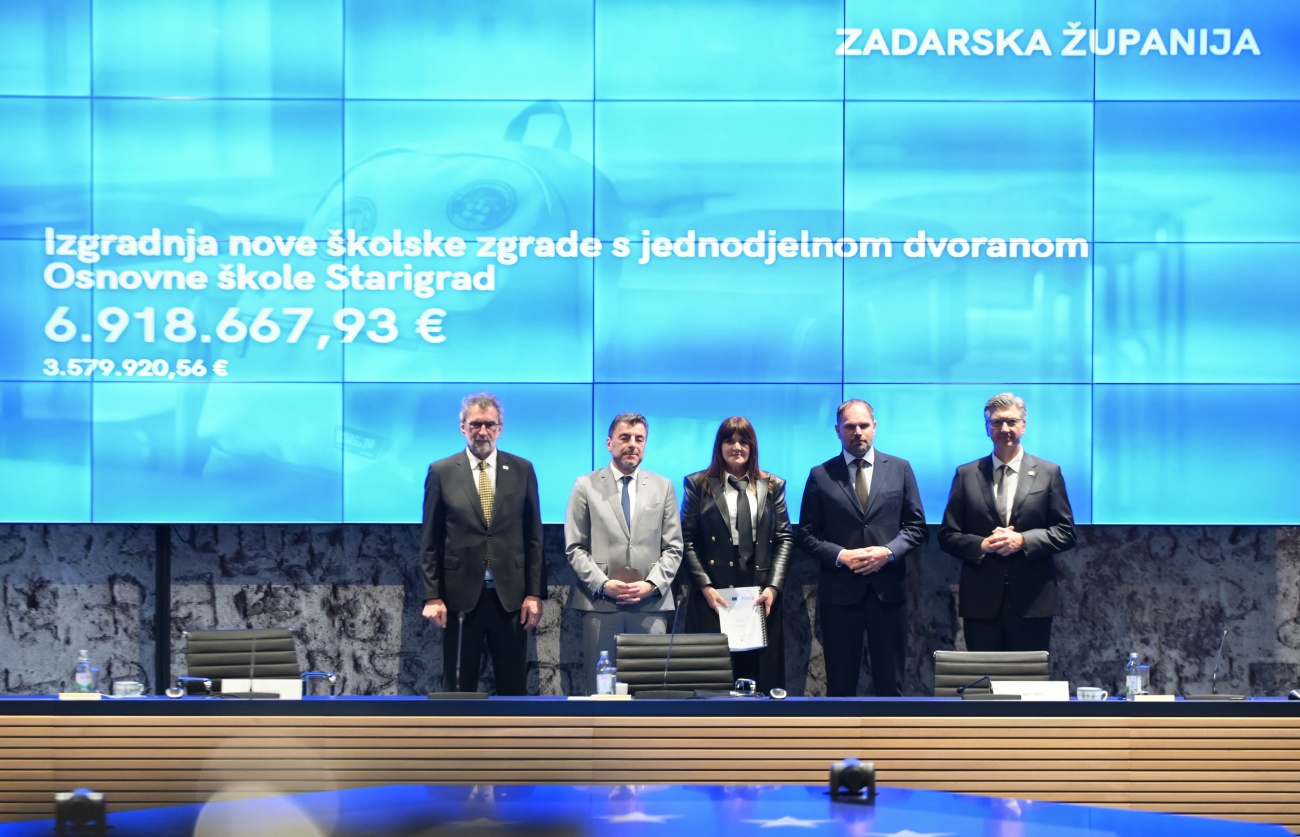 Plenković uručio ugovore za pet školskih projekata Zadarske županije vrijednih više od 27 milijuna eura