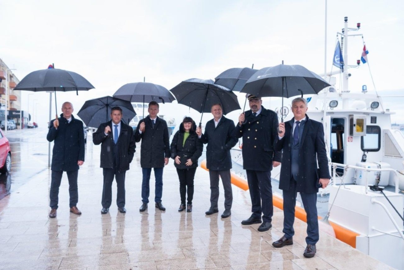 Položen vijenac u more povodom bladgana svetog Nikole