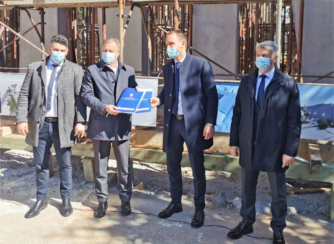 Državni tajnik Šime Erlić uručio dva ugovora za projekte u Zadru