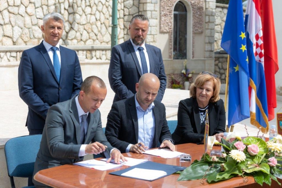 Potpisan Ugovor o sufinanciranju  projektne dokumentacije na području vodoopskrbnog sustava Pag ( Općina Kolan).