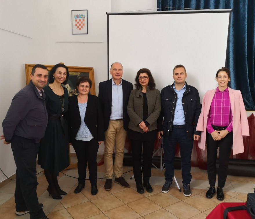 Edukacija i prezentacija županijskih „Welcome“programa za vlasnike obiteljskog  smještaja na području otoka Pašmana i Ugljana