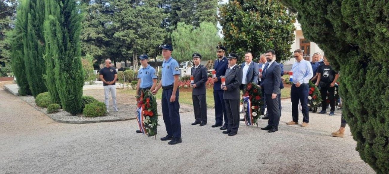 Polaganje vijenaca povodom 26. obljetnice VRO Oluja