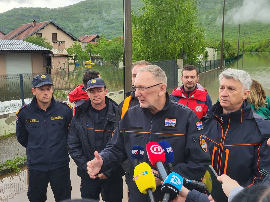 Ministar Božinović posjetio Obrovac i Gračac: Situacija je i dalje ozbiljna