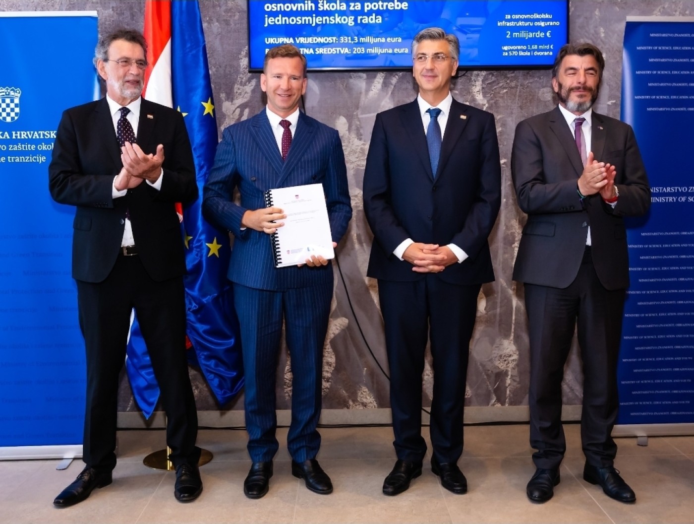 Zadarskoj županiji ugovori za tri školska projekta: dvorane u Jasenicama i Novigradu te dogradnja škole u Radovinu