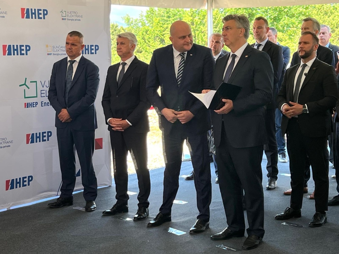 Premijer Plenković u Korlatu obišao radove na izgradnji najveće sunčane elektrane u Hrvatskoj