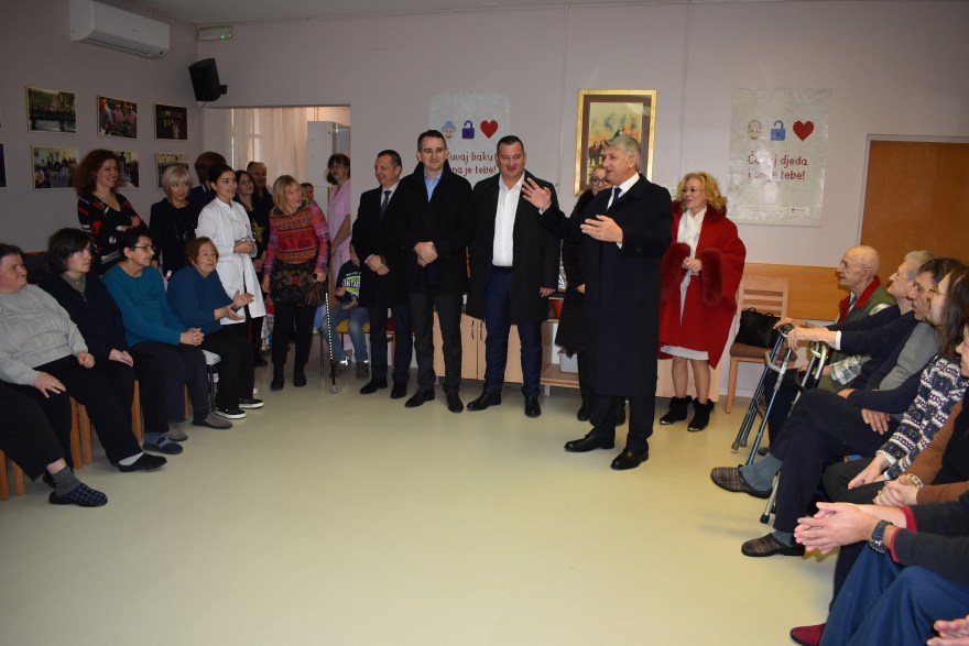 Župan posjetio štićenike Doma za odrasle osobe Sv. Frane