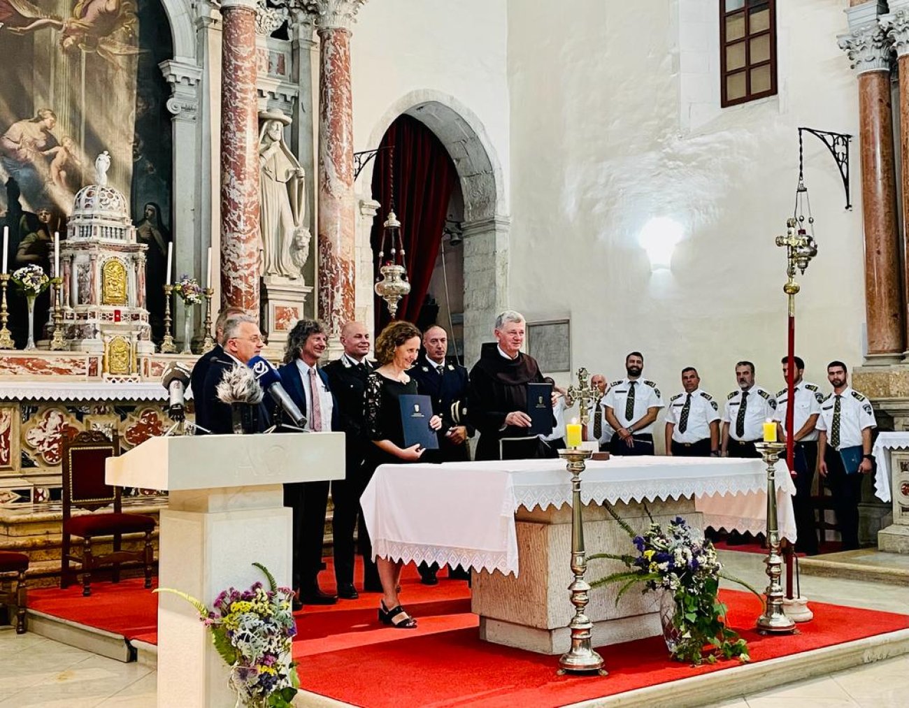 Samostanu sv. Frane nakon 49 godina vraćen ukradeni procesijski križ