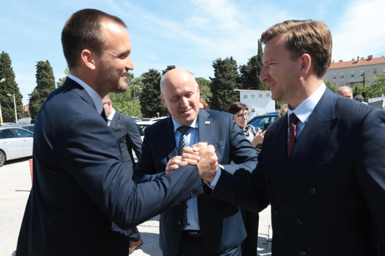 U Zadru uručeni ugovori za Ravnice i APN: 370 novih parkirnih mjesta i do 130 stanova za mlade obitelji