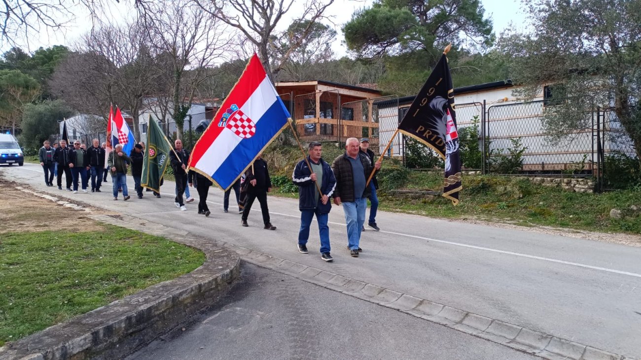 U Karinu obilježen Dan sjećanja na VRO Maslenica i na razaranje Franjevačkog samostana i crkve