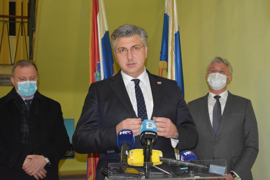 Plenković je posjet Zadarskoj županiji zaključio sastankom u Domu Zadarske županije