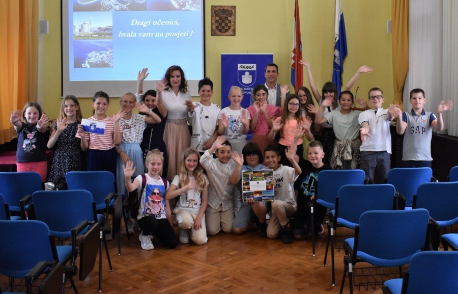 Učenici 3. c razreda OŠ Šimuna Kožičića Benje posjetili Županiju