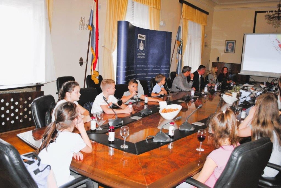 Učenici  iz Osnovne škole Starigrad posjetili Zadarsku županiju