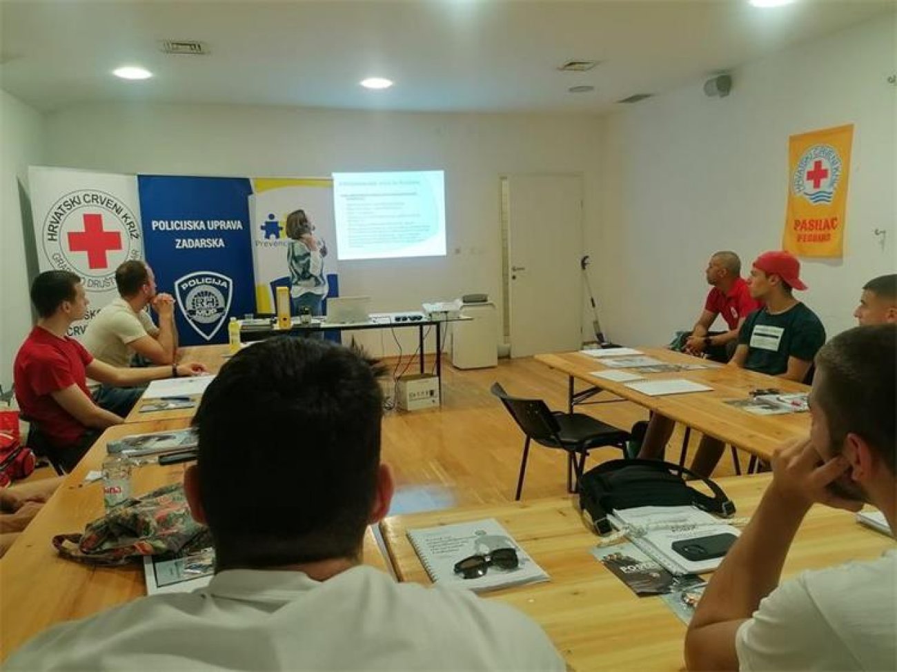 Preventivne aktivnosti policije za siguran odmor i promocija zanimanja policajac/policajka