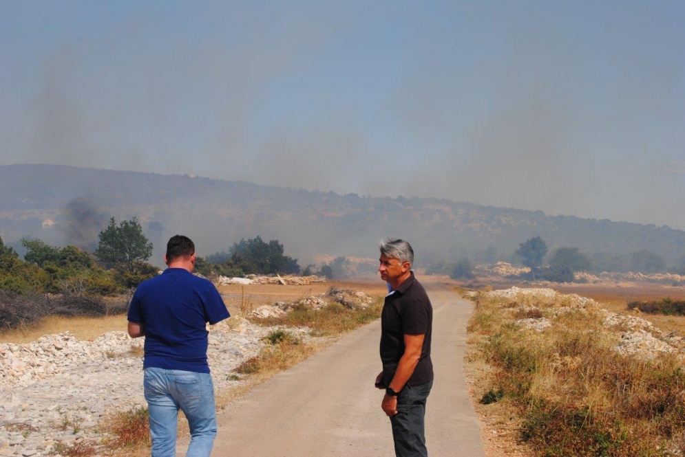 Trojica ministara i župan u obilasku požarišta
