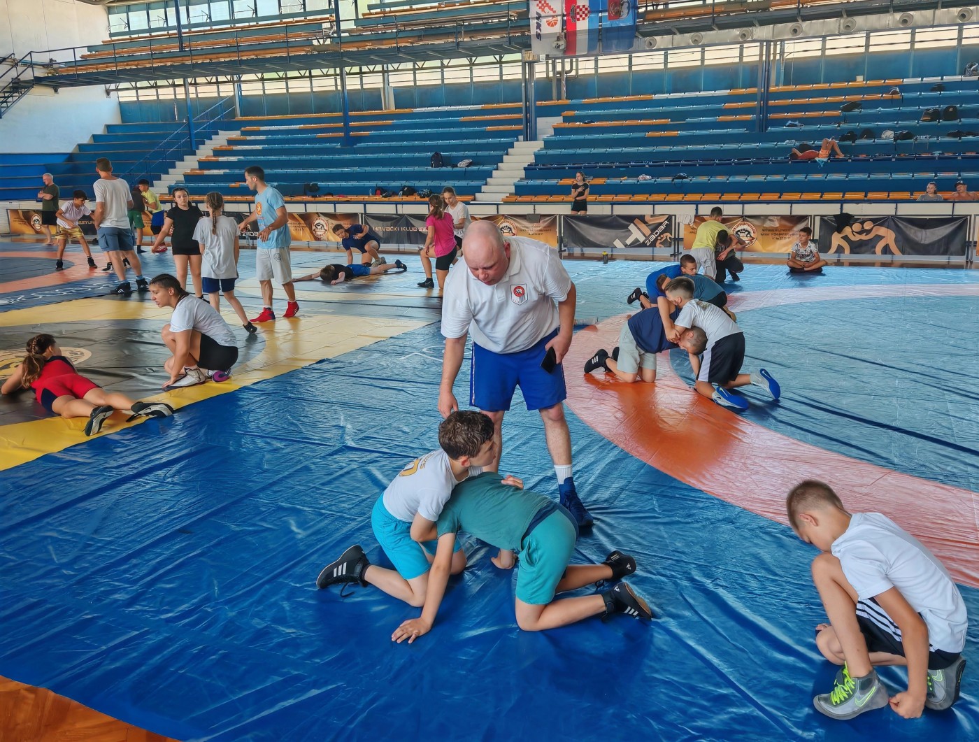 Međunarodni hrvački kamp u Zadru okupio mlade sportaše iz Hrvatske i inozemstva